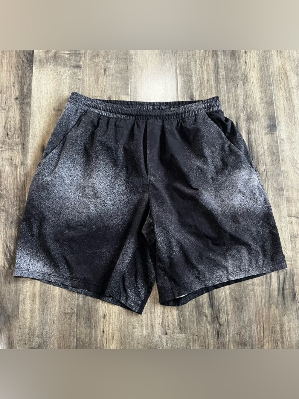 Lululemon Mens Pace Breaker Short 9" Ocean Spray Ice Grey Black  XL